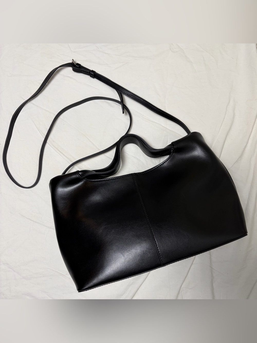 Minimalist Black Leather Bag Camden Style
